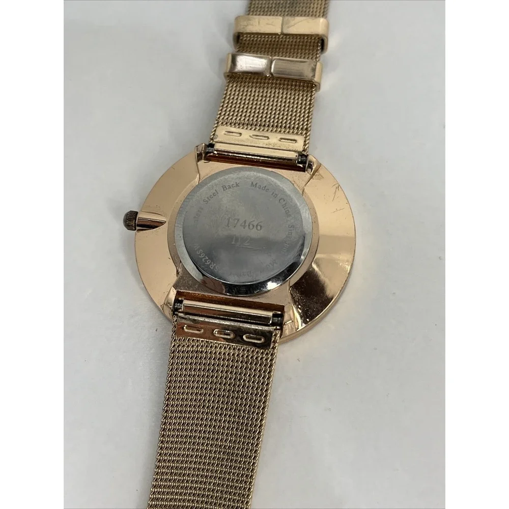 Women's Rose Gold Quartz Watch Mesh Metal Band White Dial- New‎ Battery